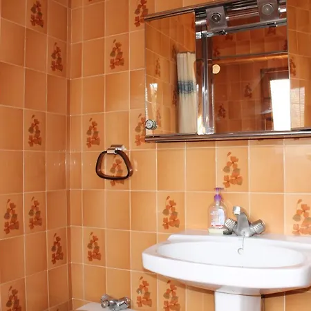 Casa Con Piscina Comunitaria En Lloret.